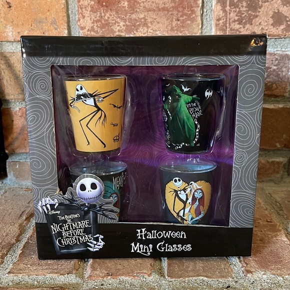 NIB Disney Nightmare Before Christmas Set of 4 Mini Glasses - Picture 1 of 4